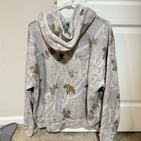 Abercrombie and Fitch Off White Camo Essential Popover Hoodie, Medium - Picture 4 of 4